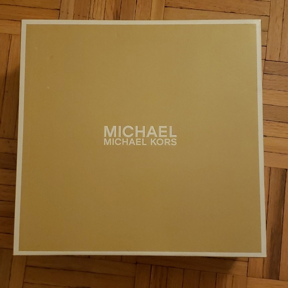 Michael Kors sandal - Picture 8 of 8